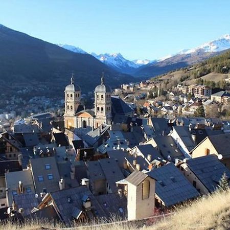 Rare Pearl With An Incredible View Of All Briancon Luaran gambar